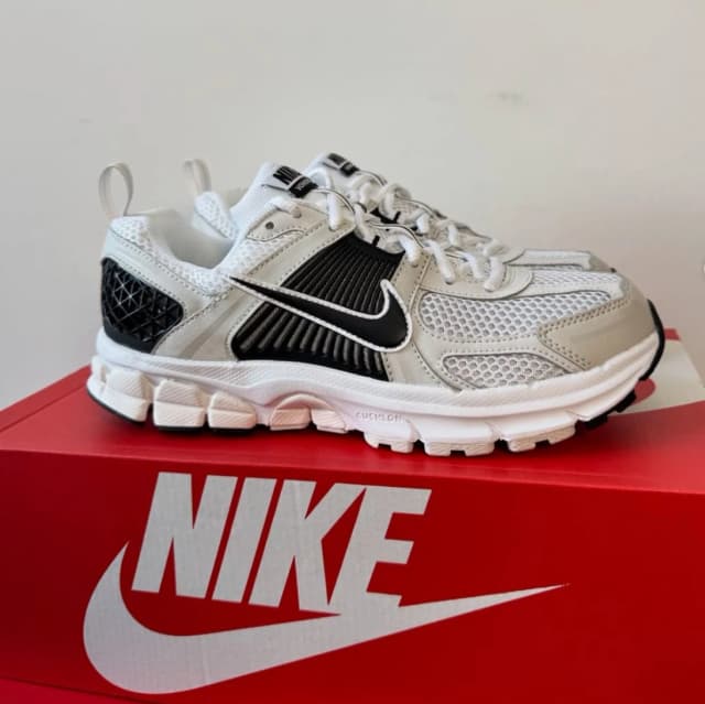 Nike W Zoom Vomero 5 3