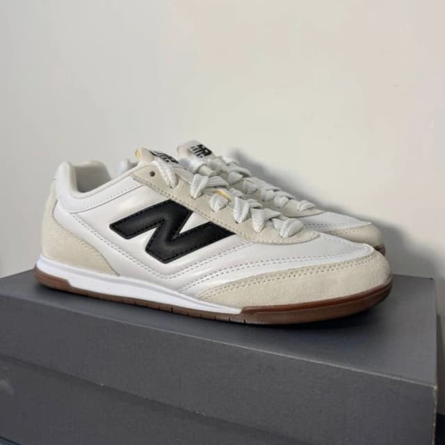 Жіночі кросівки New Balance RC42 13