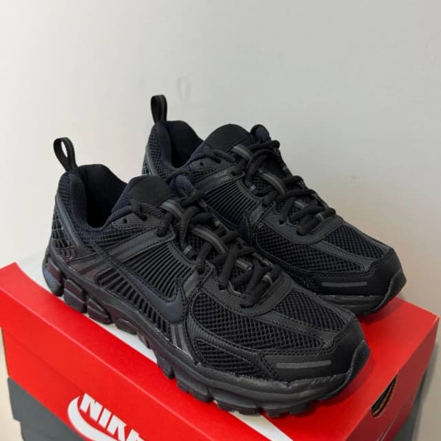 Nike Zoom Vomero 5 16
