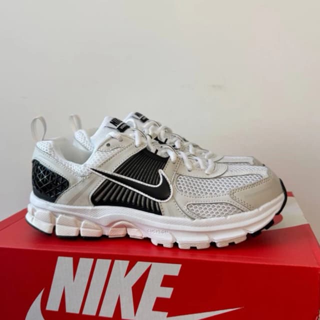 Nike Zoom Vomero 5 Bla 15